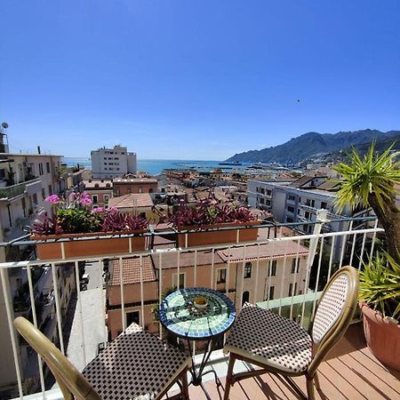 Oasi Al Centro Con Parcheggio Bed and Breakfast Σαλέρνο Εξωτερικό φωτογραφία