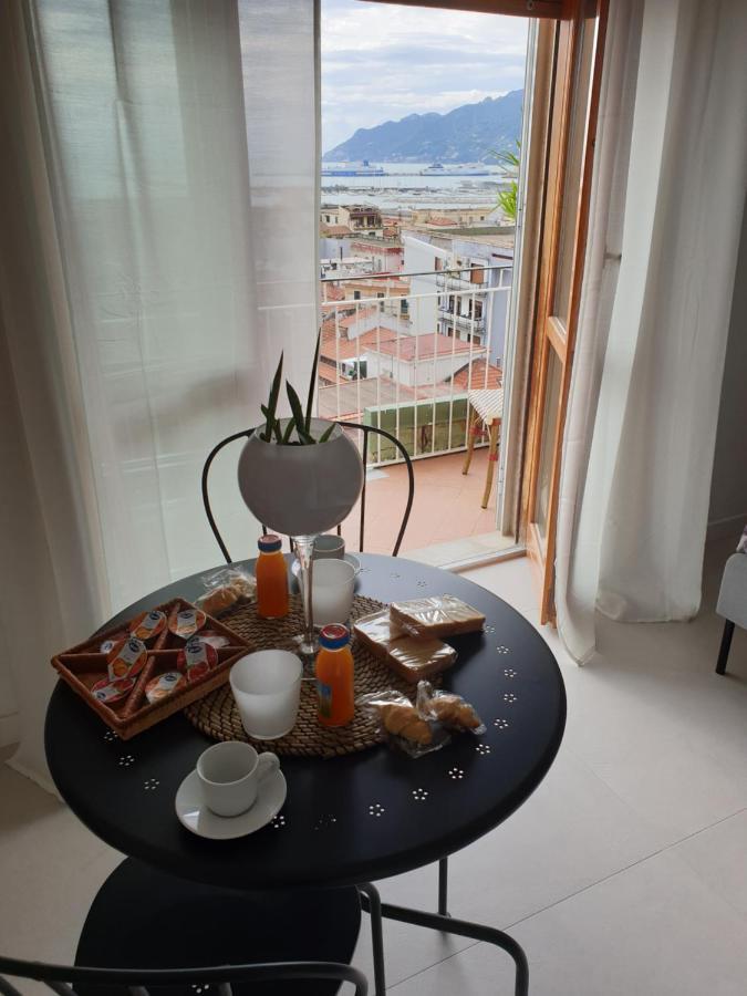 Oasi Al Centro Con Parcheggio Bed and Breakfast Σαλέρνο Εξωτερικό φωτογραφία