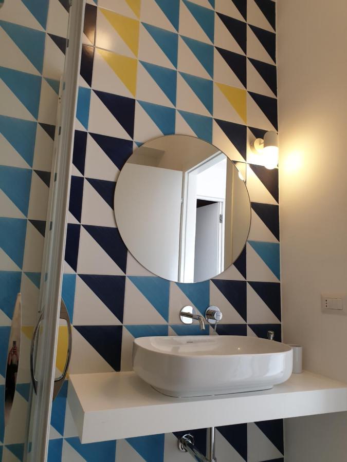 Oasi Al Centro Con Parcheggio Bed and Breakfast Σαλέρνο Εξωτερικό φωτογραφία