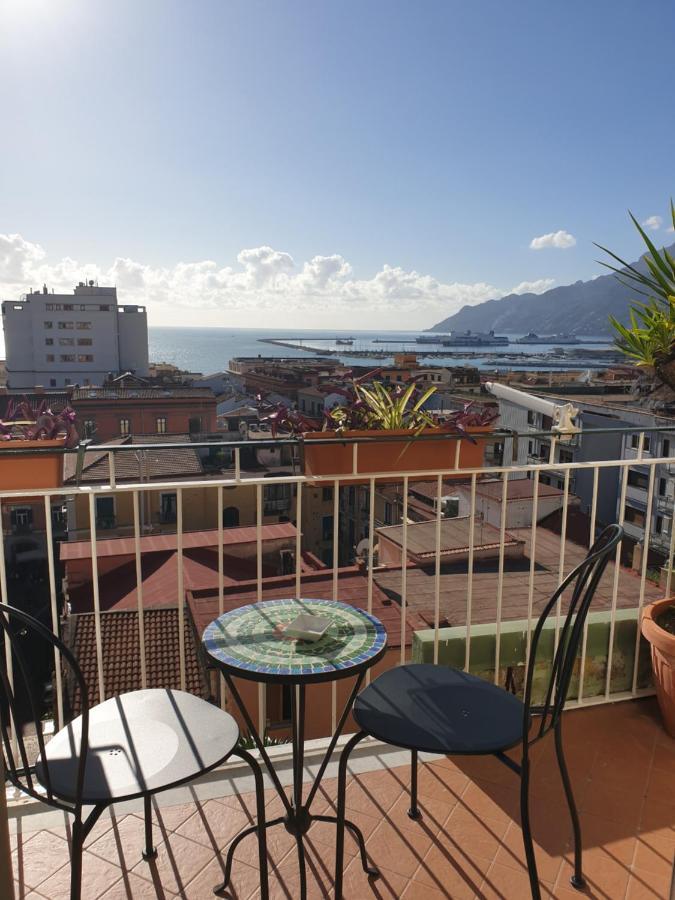 Oasi Al Centro Con Parcheggio Bed and Breakfast Σαλέρνο Εξωτερικό φωτογραφία