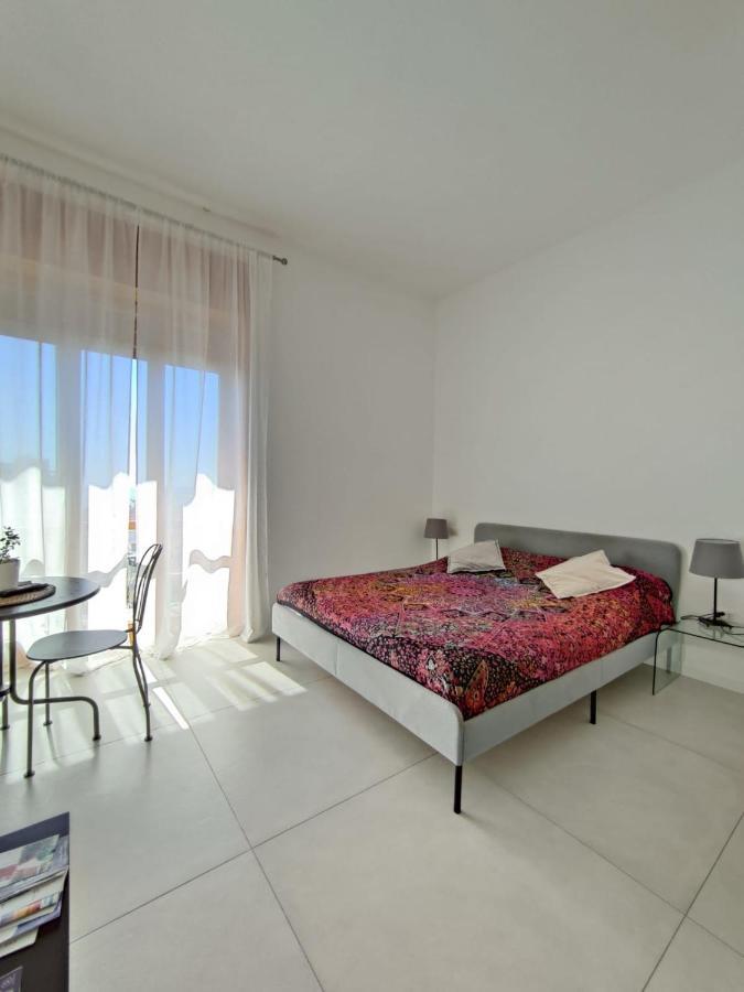 Oasi Al Centro Con Parcheggio Bed and Breakfast Σαλέρνο Εξωτερικό φωτογραφία