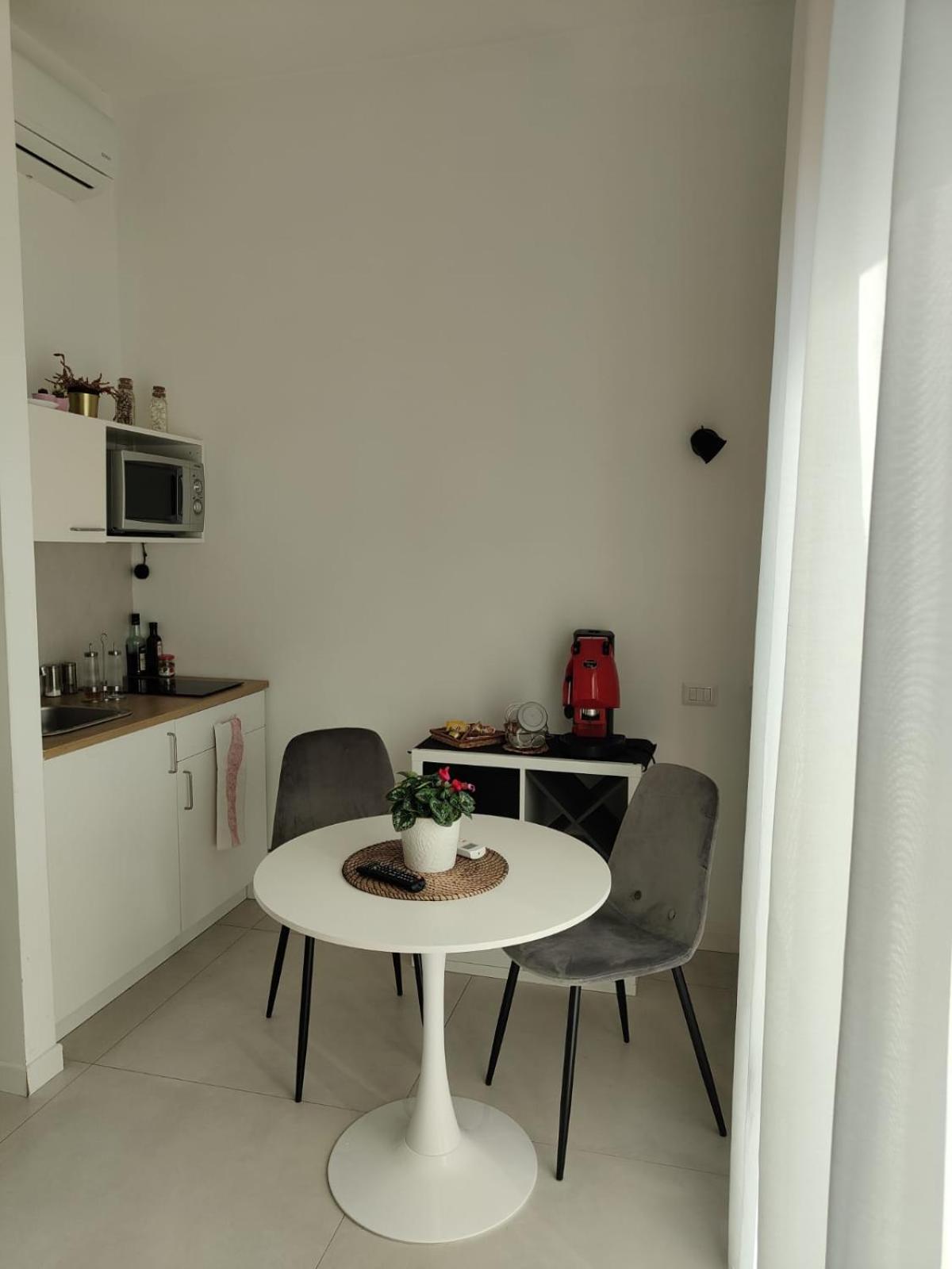 Oasi Al Centro Con Parcheggio Bed and Breakfast Σαλέρνο Εξωτερικό φωτογραφία