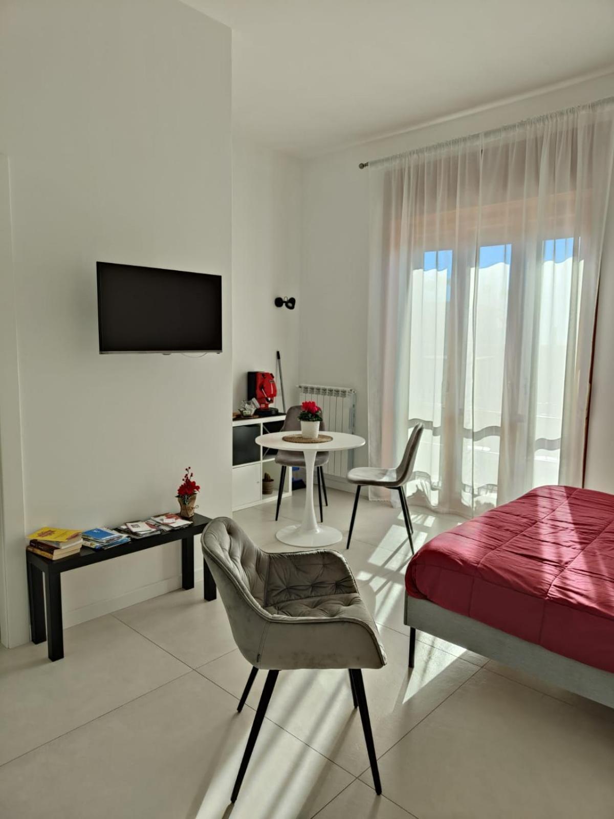 Oasi Al Centro Con Parcheggio Bed and Breakfast Σαλέρνο Εξωτερικό φωτογραφία